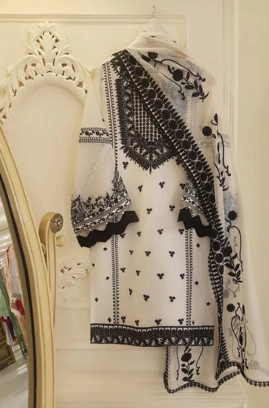 AGHA NOOR-3PC LAWN HEAVY EMBROIDERED SHIRT WITH EMBROIDERED BAMBER CHIFFON DUPATTA-DPC-3524
