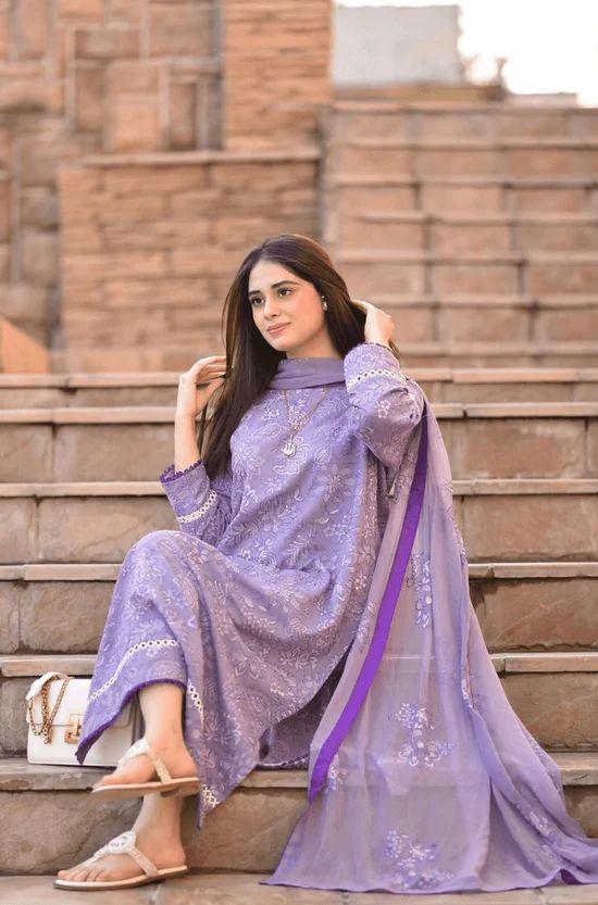 BAREEZE-3PC DHANAK EMBROIDERED SHIRT WITH CHIFFON EMBROIDERED DUPATTA AND TROUSER DPC-4163