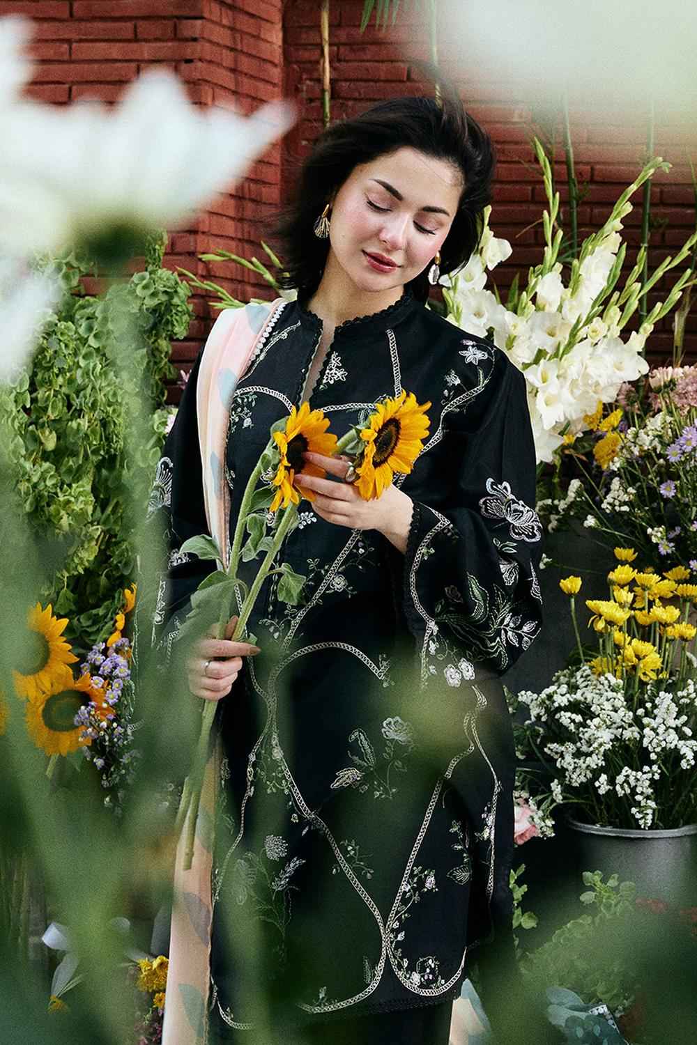 ZARA SHAH JAHAN-3PC DHANAK EMBROIDERED SHIRT WITH COURTRAI WOOL PRINTED SHAWL AND TROUSER-DPC-323