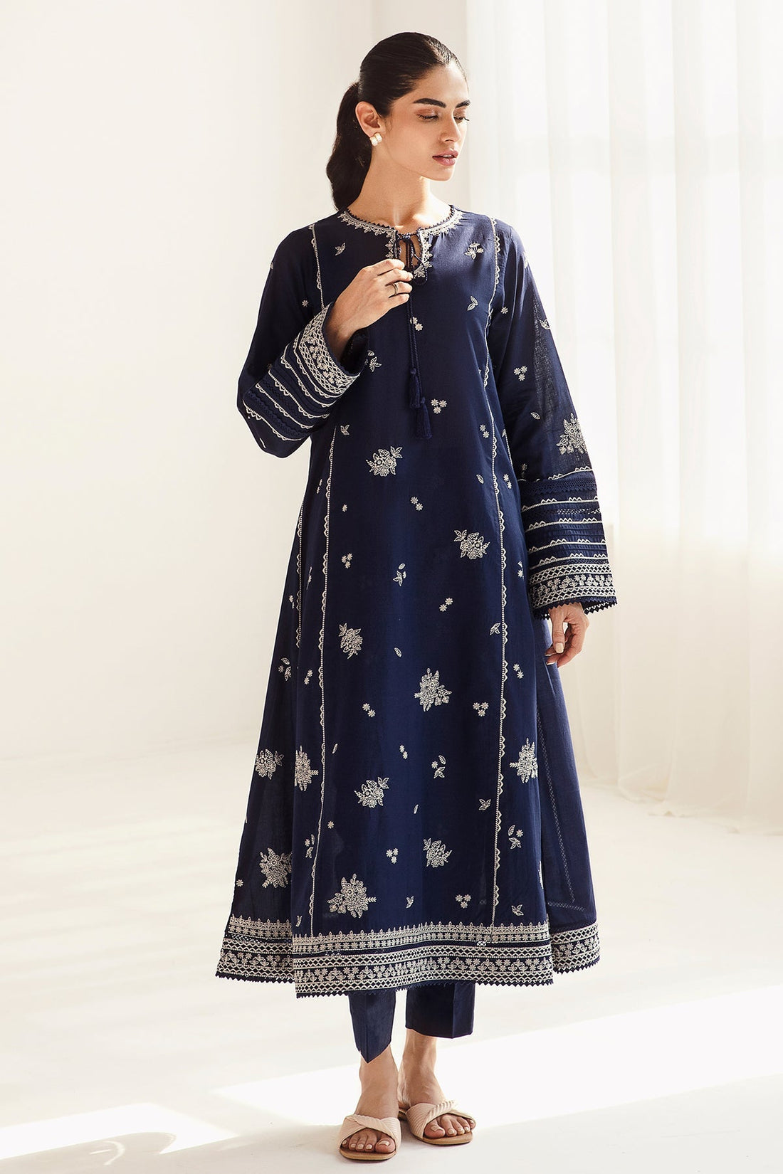 JAZMIN-3PC DHANAK SEQUENCE EMBROIDERED SHIRT WITH COUTRAI PRINTED SHAWL & DHANAK TROUSER-DPC-4182