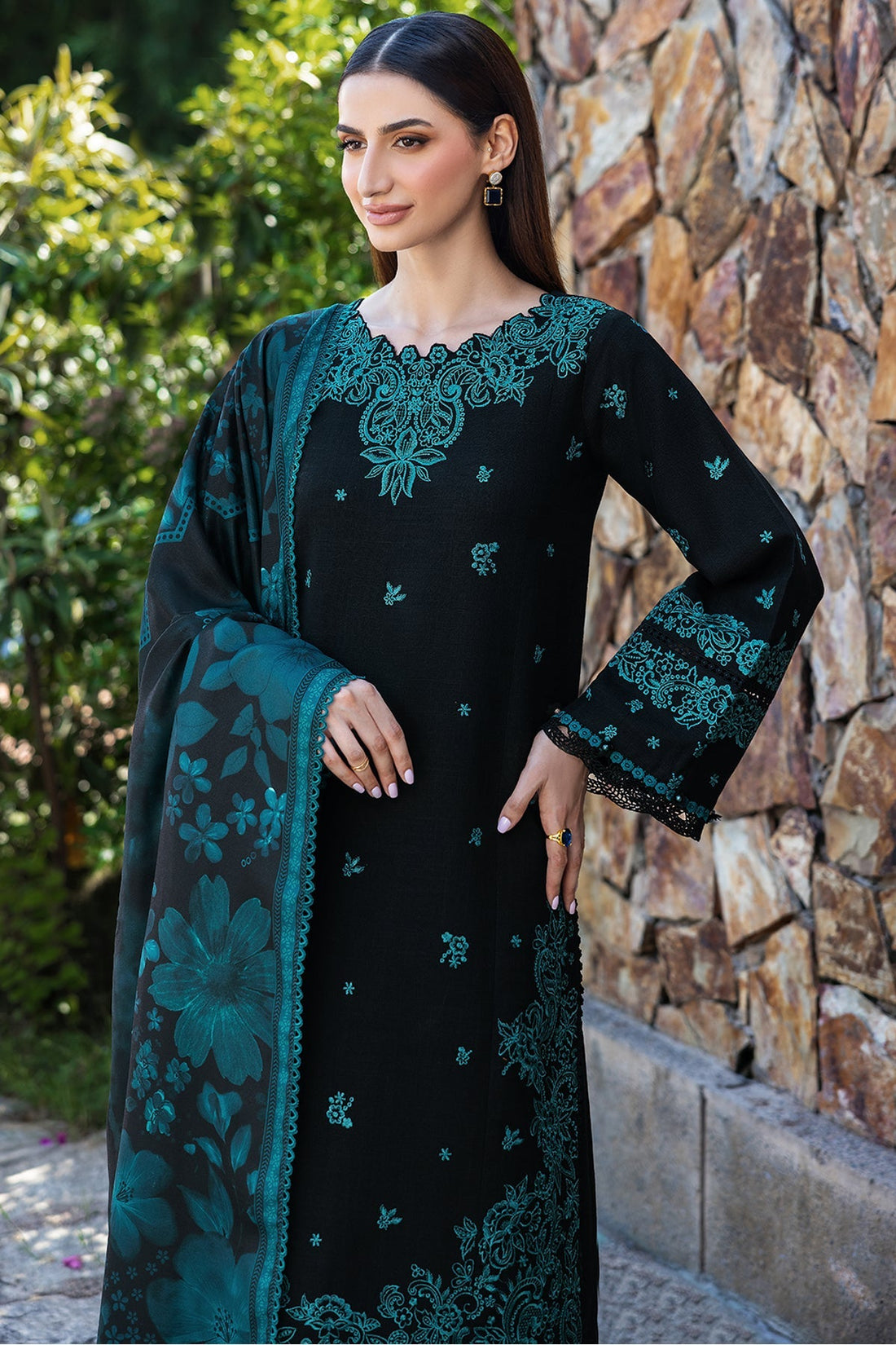 BATIK-3PC KHADDAR EMBROIDERED SHIRT WITH COURTRAI PRINTED SHAWL AND TROUSER-DPC-4391