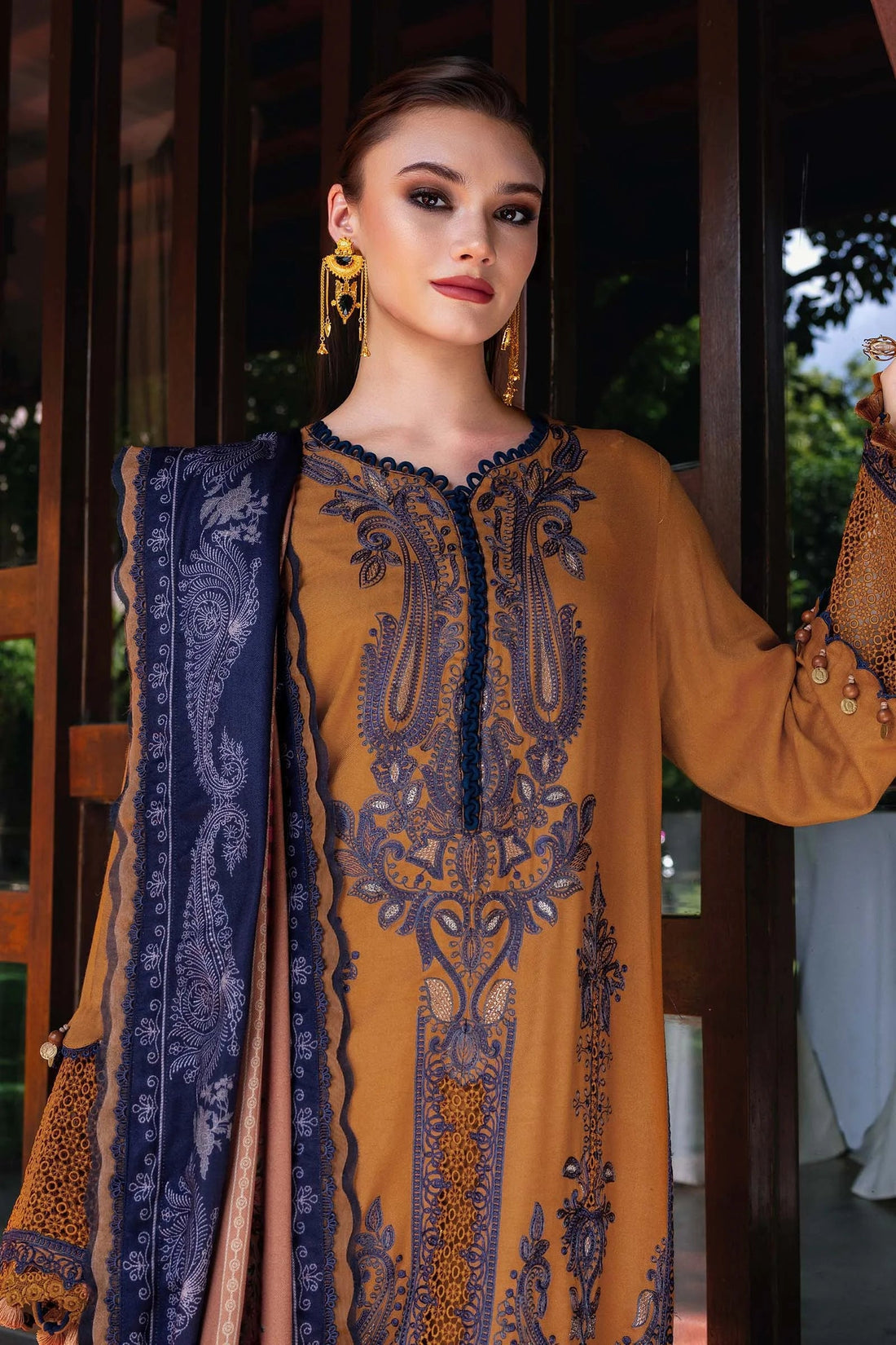 MARIA B- 3PC LAWN EMBROIDERED SHIRT WITH SLUB MUNAAR DUPATTA AND TROUSER-DPC-3563